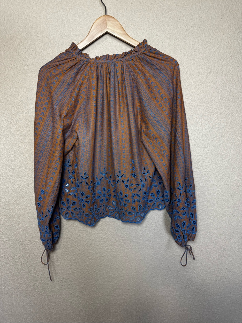 Joie Cotton Linen Embroidered Eyelet Peasant Blouse Boho Blue Brown Long Sleeve - Picture 2 of 4